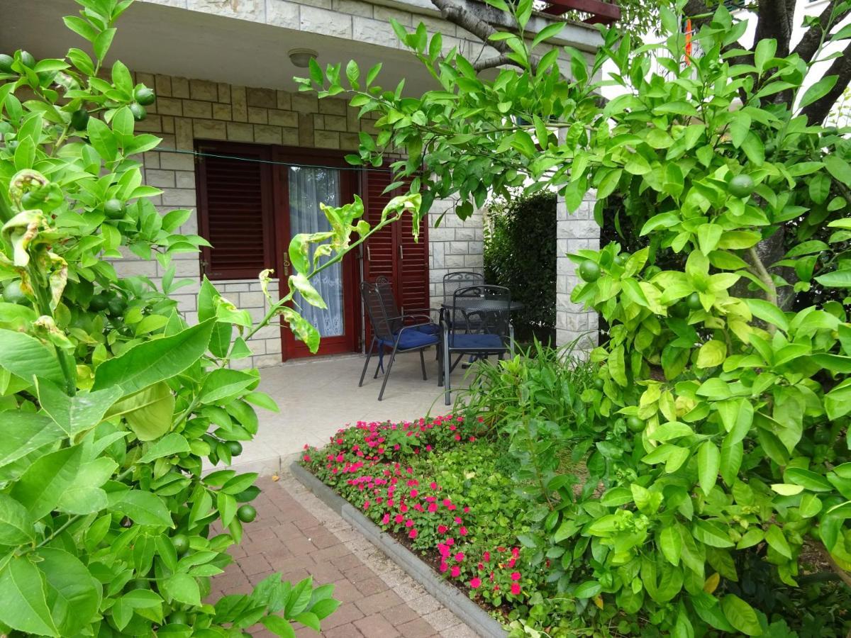 Niko Apartment *