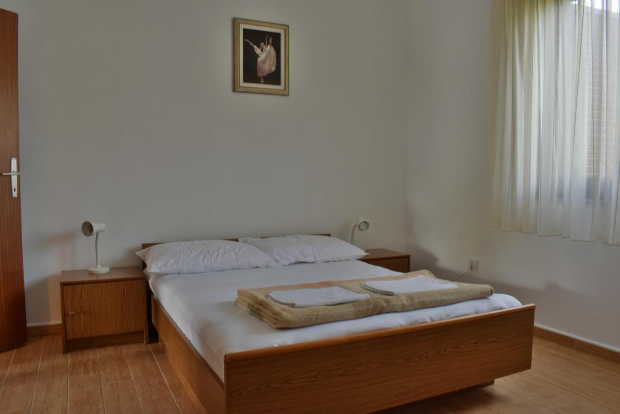 Niko Apartment *